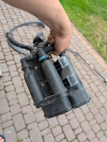 Абсорбер топливных паров 16137293757 BMW
