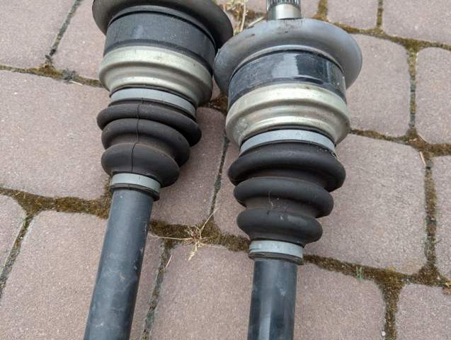 33207598038 BMW Полуось задняя правая купить в Каменское