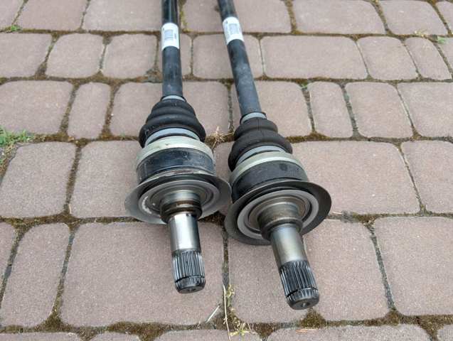 33207598038 BMW Полуось задняя правая купить в Черкассы
