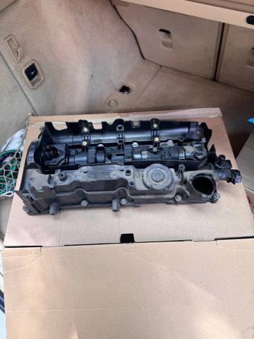 Крышка клапанная 11128589942 BMW