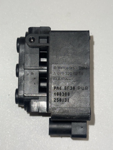 MERCEDES A0993200258 Блок клапанов регулируемой подвески в наличии Украина
