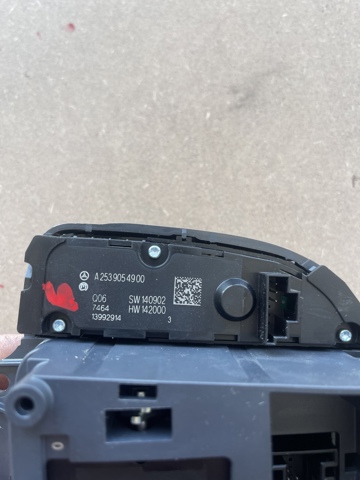 MERCEDES A2539055700 Блок кнопок центральной консоли в наличии Ирпень