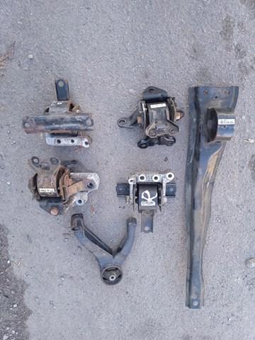 Правая подушка двигателя 5105489AK CHRYSLER