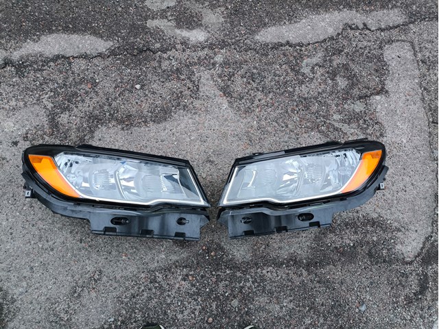 Фара основная правая 55112706AC CHRYSLER