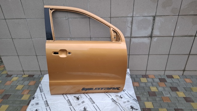 Пассажирская передняя дверь 1892627 FORD