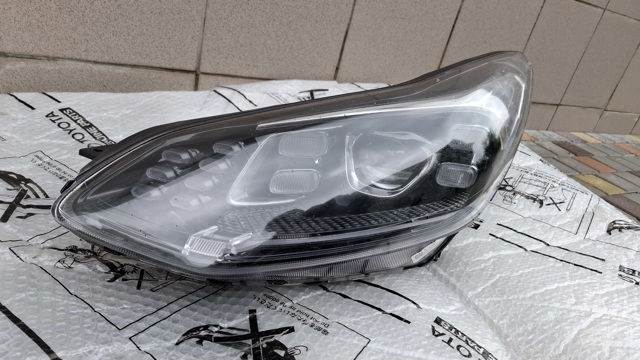 Фара дальнего света в сборе 92101F1500 HYUNDAI