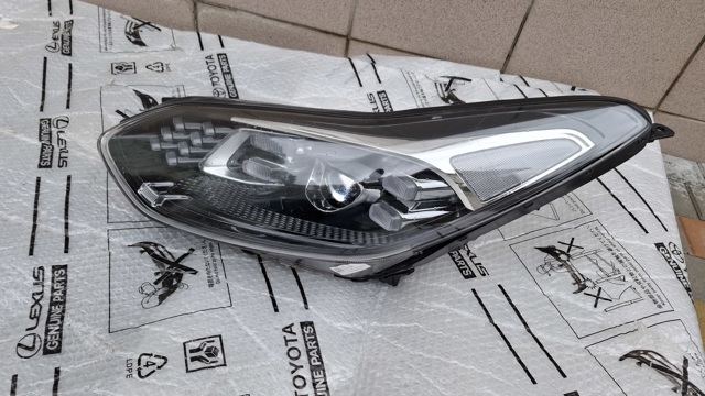 92101F1500 HYUNDAI Левая фара купить в Тернополь