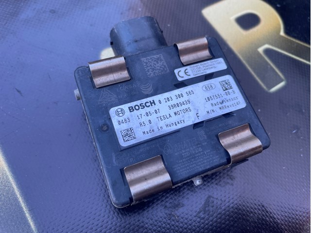 105755100B TESLA Радарный датчик дистанции купить в Ужгород