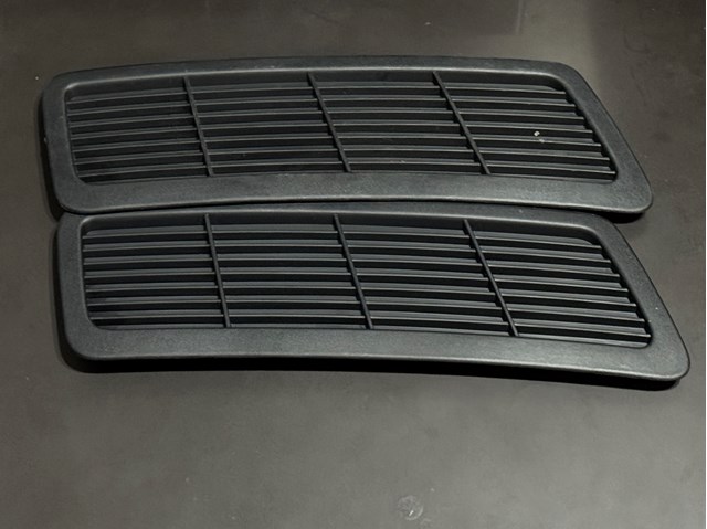 Пластик под лобовое стекло 2339318 FORD
