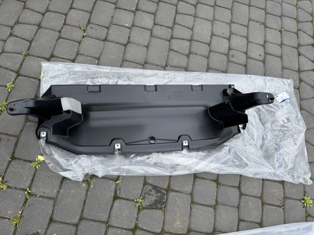 Нижний воздуховод радиатора BK31V001A06AC FORD