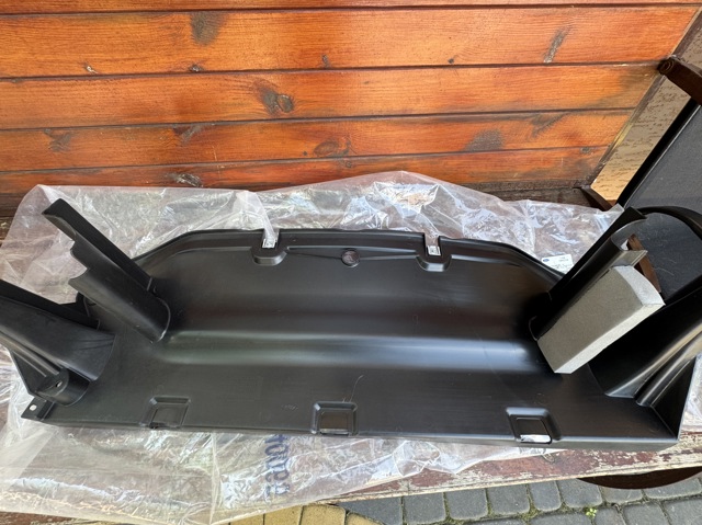 BK31V001A06BB FORD Нижний дефлектор радиатора купить в Николаев
