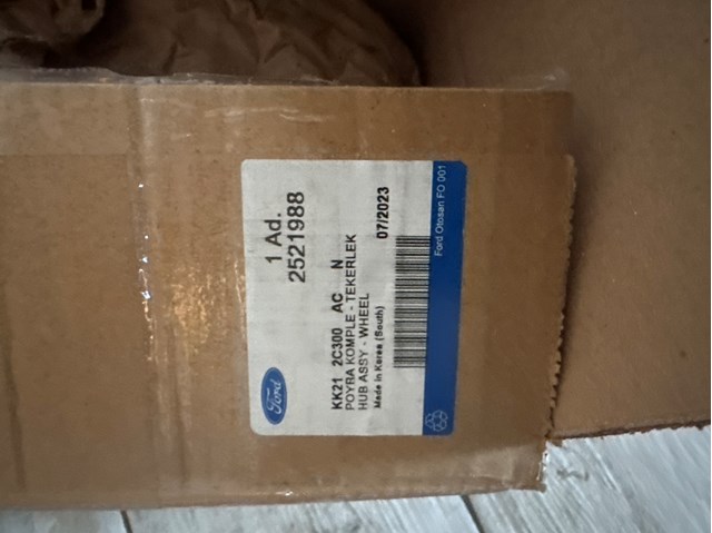 Подшипник в сборе со ступицей передний KK212C300AC FORD