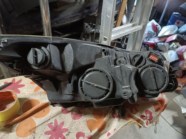 GM 13226780 Левая фара в наличии Каменское