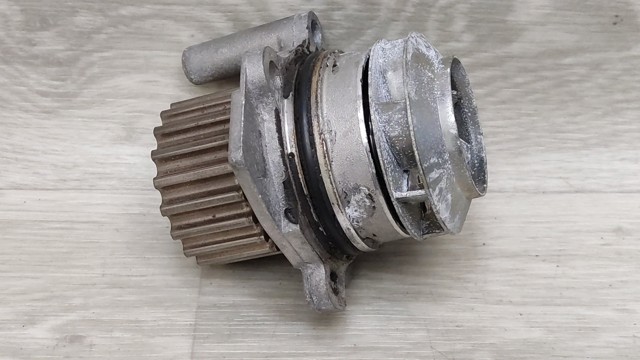 Насос системы охлаждения Ауди А6 C6