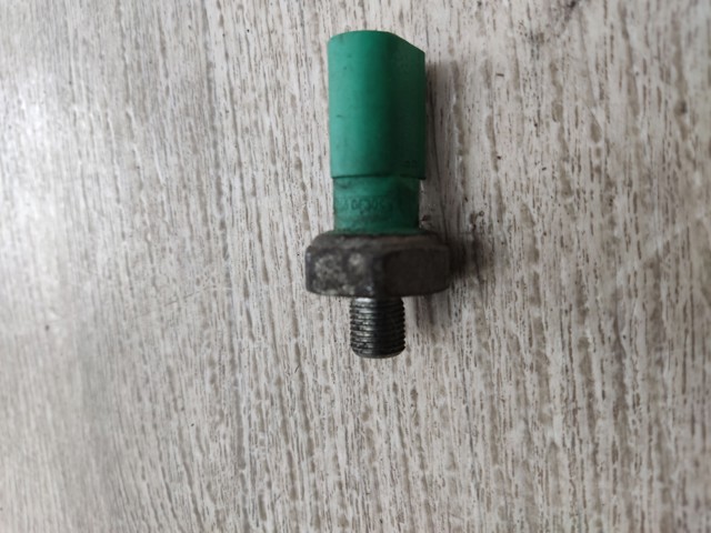 Датчик давления масла 04L919081 VAG