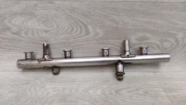 06H133317D VAG Распределитель топлива (рампа) купить в Киев