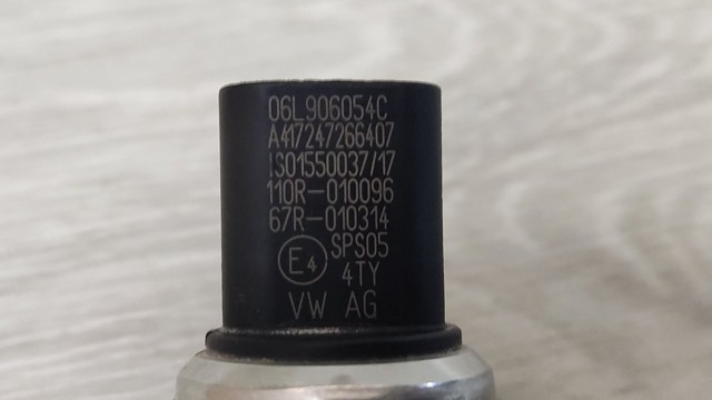 VAG 06L906054C Датчик давления топлива в наличии Чернигов