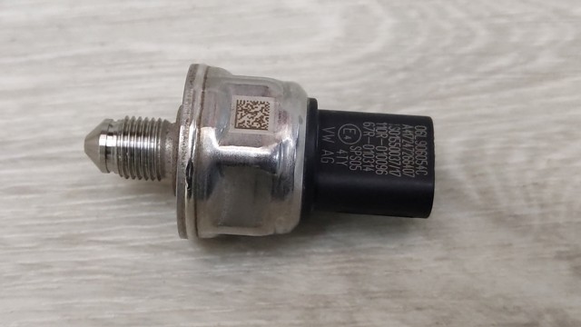 06L906054C Датчик давления топлива купить Тернополь