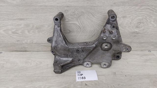 Кронштейн подушки (опоры) двигателя, правой 112314BA0B NISSAN