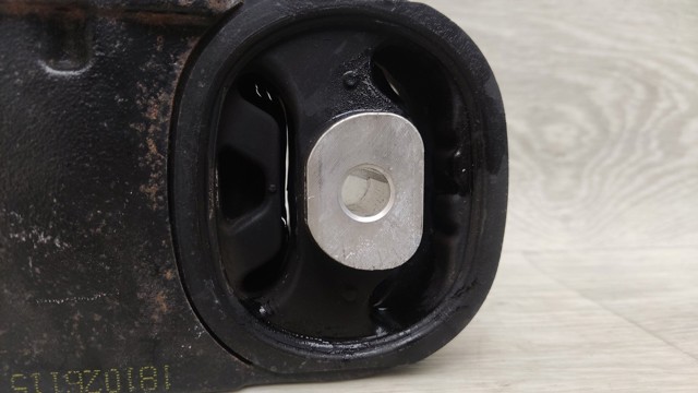113505NA9D Подушка (опора) двигателя правая верхняя купить Винница