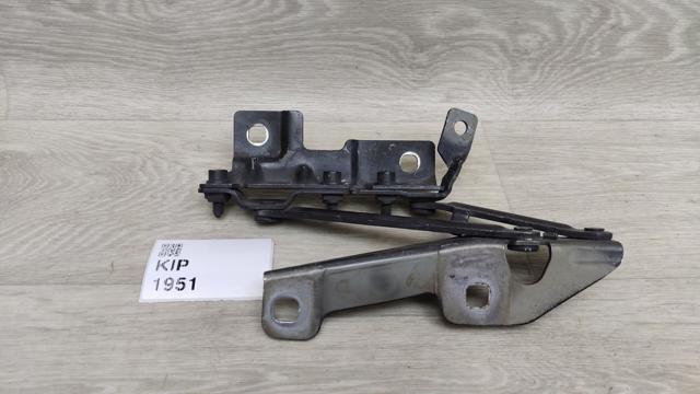 Шарнир капота правый 12841601 GM