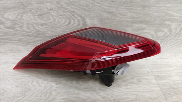 Фонарь задний правый, внутренний 13428452 OPEL