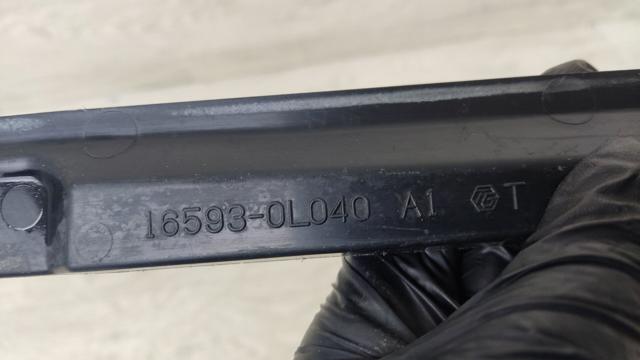 165930L040 Правый дефлектор радиатора купить Харьков