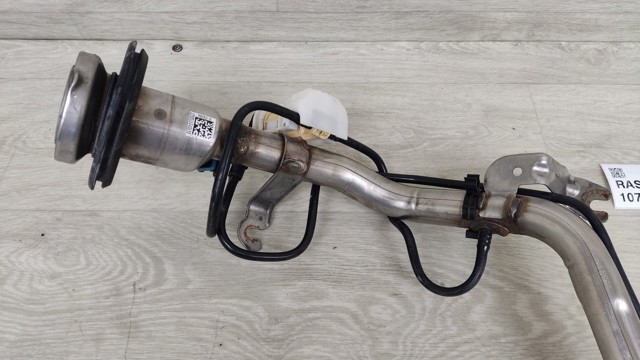 NISSAN 172215DC0B Горловина топливного бака в наличии Черкассы