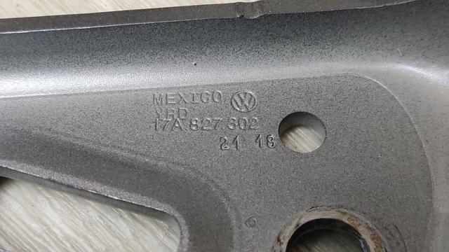 VAG 17A827302 Петля крышки багажника в наличии Ирпень