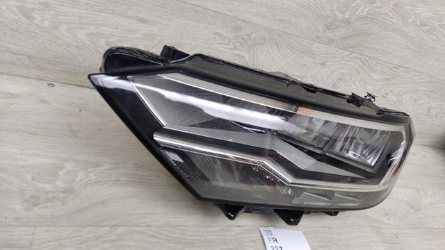 Вставка фары левой 17A941035A VAG