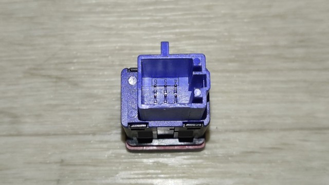 17A953509AECU Кнопка включения аварийного сигнала купить Кривой Рог