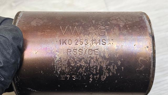 VAG 1K0253141S Хомут глушителя передний в наличии Черновцы