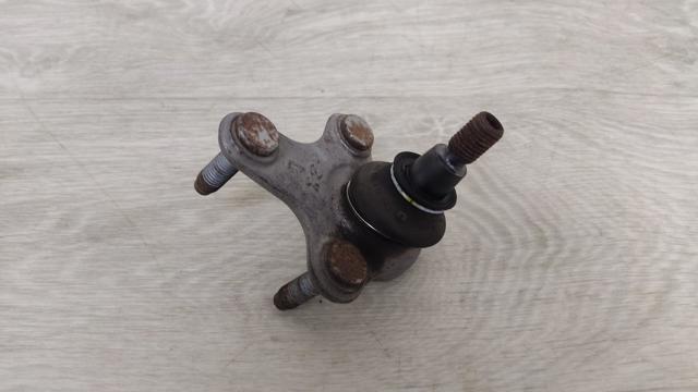 1K0407365C Нижняя левая шаровая опора купить Кривой Рог