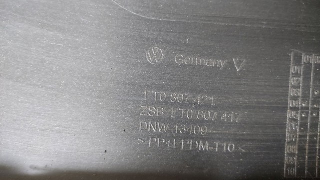 VAG 1T0807421 Бампер задний в наличии Николаев