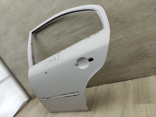 Задняя левая дверь Skoda Octavia TOUR 1 A4