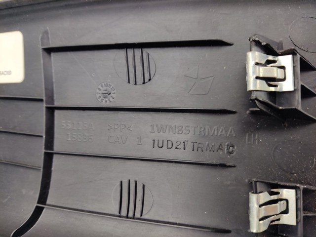 1UD21DX9AC CHRYSLER Накладка дверного порога внутренняя задняя левая купить в Ужгород
