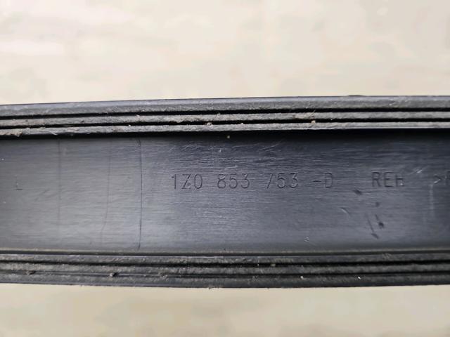 VAG 1Z0853753D Молдинг двери задней левой в наличии Житомир