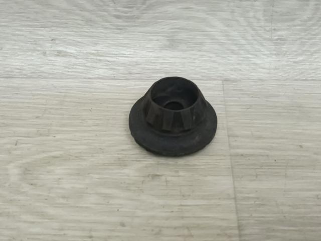 215074U00A NISSAN Кронштейн радиатора нижний купить в Днепр