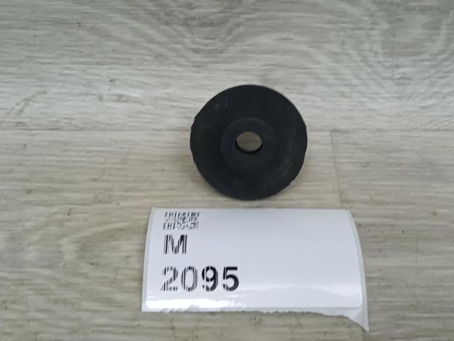 NISSAN 215074U00A Кронштейн (подушка крепления) радиатора нижний в наличии Тернополь