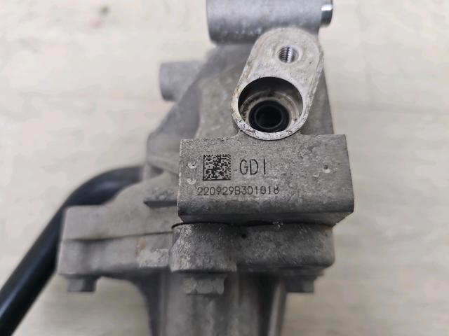 Водяной насос 251002S000 HYUNDAI