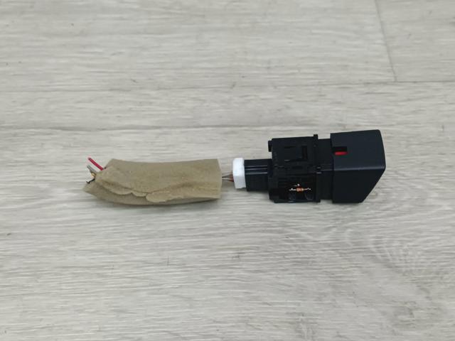NISSAN 252904BA0A Кнопка включения аварийного сигнала в наличии Черновцы