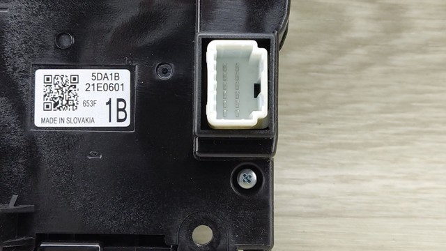 NISSAN 253915DA1B Пульт управления магнитолой в наличии Ирпень