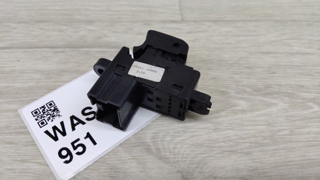 25411JD000 NISSAN Кнопка подъемника заднего стекла купить в Киев
