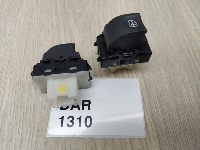 RENAULT 254218614R Кнопка включения мотора стеклоподъемника передняя правая в наличии Запорожье