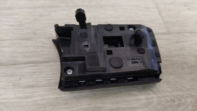 NISSAN 255506RF6B Блок кнопочных переключателей рулевого колеса в наличии Черкассы