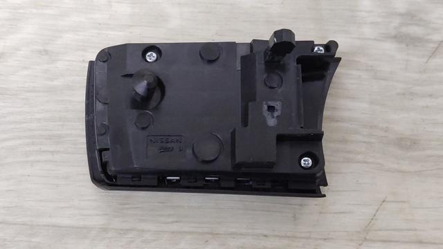 255506RF6B NISSAN Блок кнопочных переключателей рулевого колеса купить в Черкассы