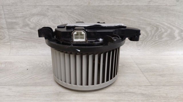 Вентилятор печки 272206RF0A NISSAN