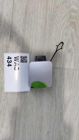 Заглушка бампера буксировочного крюка, передняя правая 2G0807241 VAG