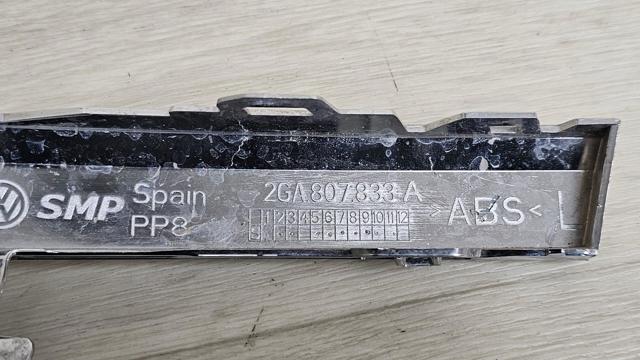 VAG 2GA807833A Молдинг бампера заднего левый в наличии Харьков