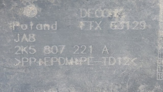 VAG 2K5807221A Передний бампер в наличии Черновцы